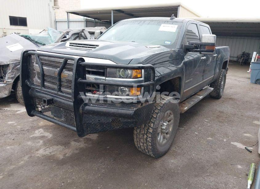 Photo 2 of 2018 Chevrolet Silverado 2500HD LTZ (VIN 1GC1KWEY5JF280206)