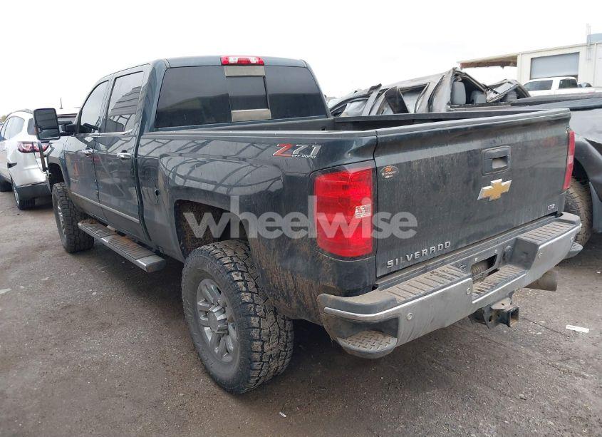 Photo 3 of 2018 Chevrolet Silverado 2500HD LTZ (VIN 1GC1KWEY5JF280206)