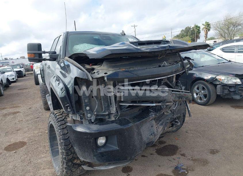 2017 Chevrolet Silverado 2500HD LTZ (VIN 1GC1KWEY6HF192100) main photo
