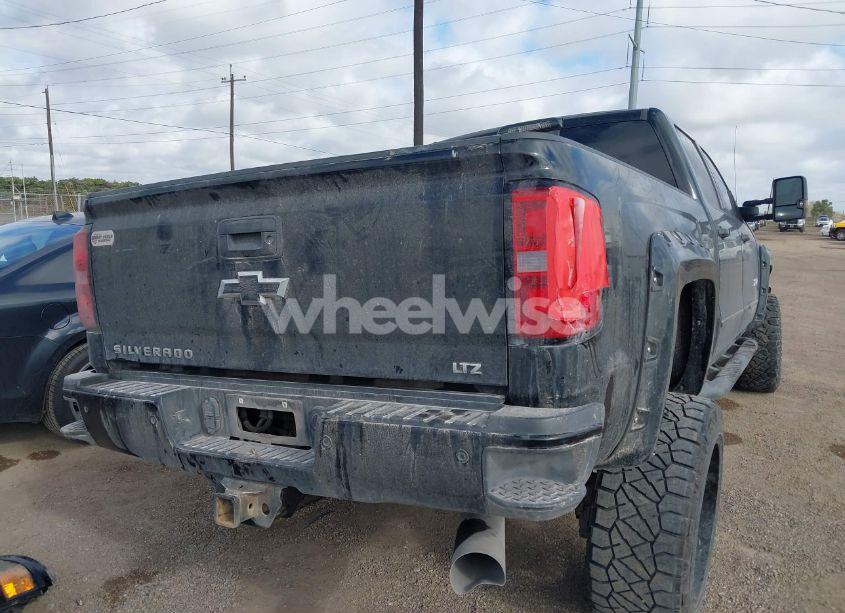 Photo 4 of 2017 Chevrolet Silverado 2500HD LTZ (VIN 1GC1KWEY6HF192100)
