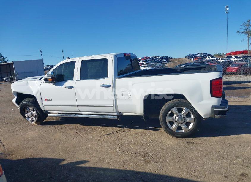 Photo 14 of 2018 Chevrolet Silverado 2500HD LTZ (VIN 1GC1KWEY7JF109344)