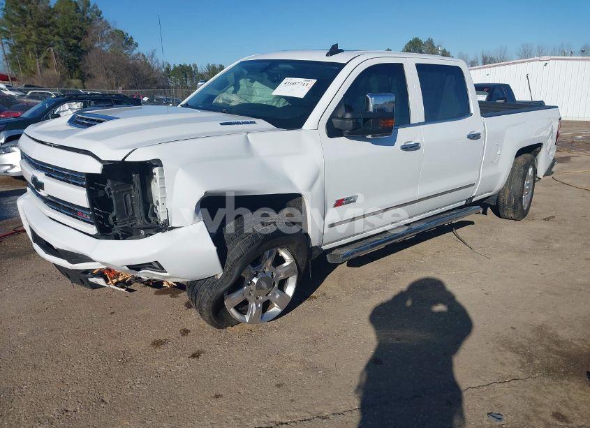Photo 2 of 2018 Chevrolet Silverado 2500HD LTZ (VIN 1GC1KWEY7JF109344)