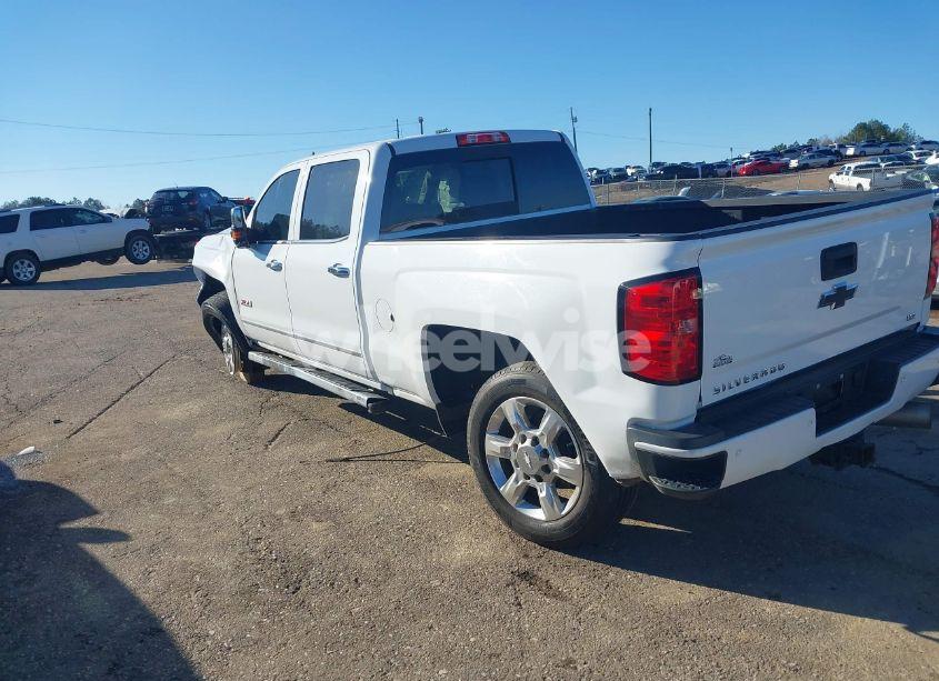Photo 3 of 2018 Chevrolet Silverado 2500HD LTZ (VIN 1GC1KWEY7JF109344)