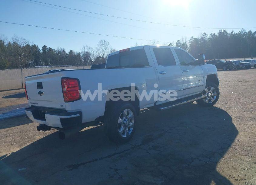 Photo 4 of 2018 Chevrolet Silverado 2500HD LTZ (VIN 1GC1KWEY7JF109344)