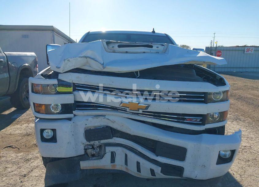 Photo 12 of 2018 Chevrolet Silverado 2500HD LTZ (VIN 1GC1KWEY8JF224454)