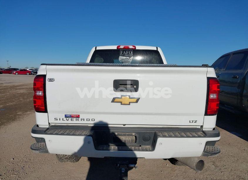 Photo 16 of 2018 Chevrolet Silverado 2500HD LTZ (VIN 1GC1KWEY8JF224454)