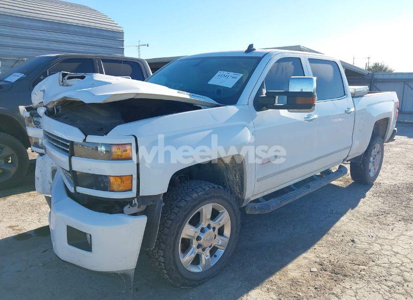 Photo 2 of 2018 Chevrolet Silverado 2500HD LTZ (VIN 1GC1KWEY8JF224454)
