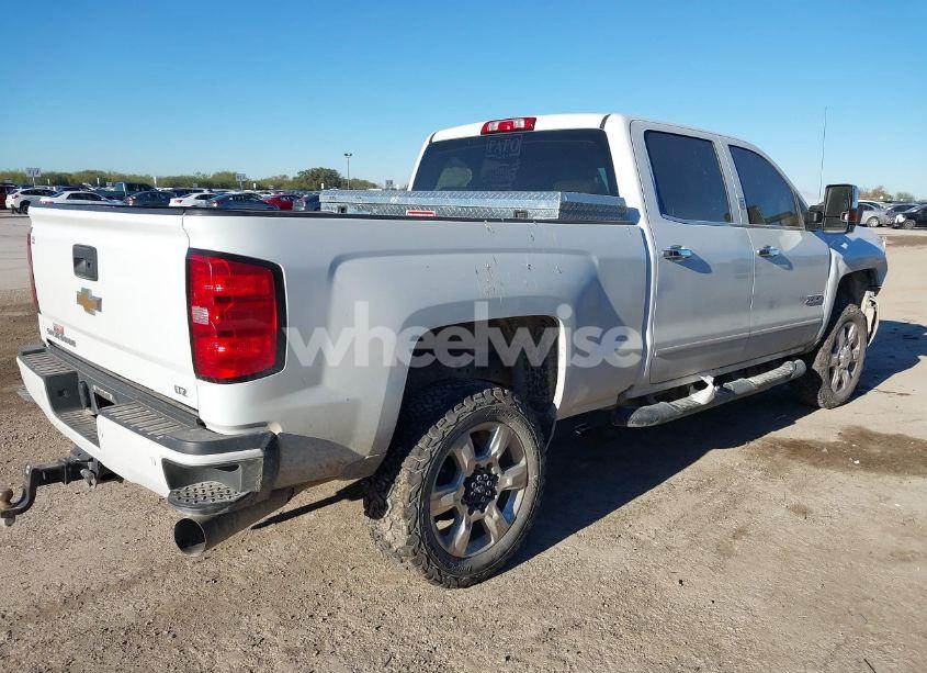 Photo 4 of 2018 Chevrolet Silverado 2500HD LTZ (VIN 1GC1KWEY8JF224454)