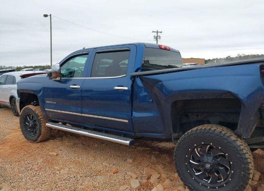 Photo 14 of 2018 Chevrolet Silverado 2500HD LTZ (VIN 1GC1KWEY9JF125903)