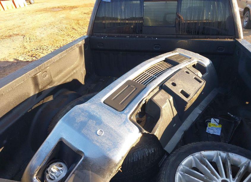 Photo 18 of 2018 Chevrolet Silverado 2500HD LTZ (VIN 1GC1KWEY9JF260315)