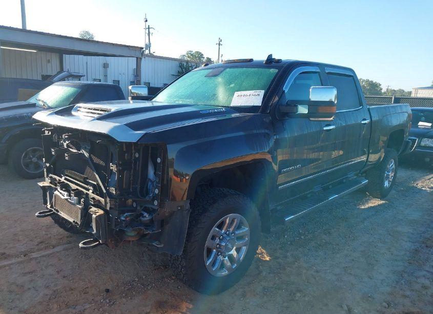 Photo 2 of 2018 Chevrolet Silverado 2500HD LTZ (VIN 1GC1KWEY9JF260315)