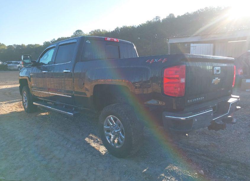 Photo 3 of 2018 Chevrolet Silverado 2500HD LTZ (VIN 1GC1KWEY9JF260315)