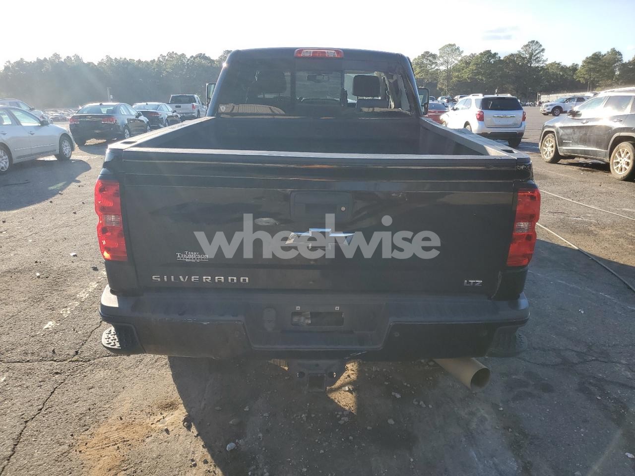 Photo 6 of 2018 CHEVROLET SILVERADO K2500 HEAVY DUTY LTZ (VIN 1GC1KWEY9JF282864)