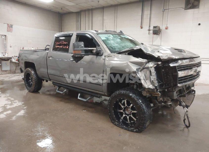 2017 Chevrolet Silverado 2500HD LTZ (VIN 1GC1KWEYXHF165157) main photo