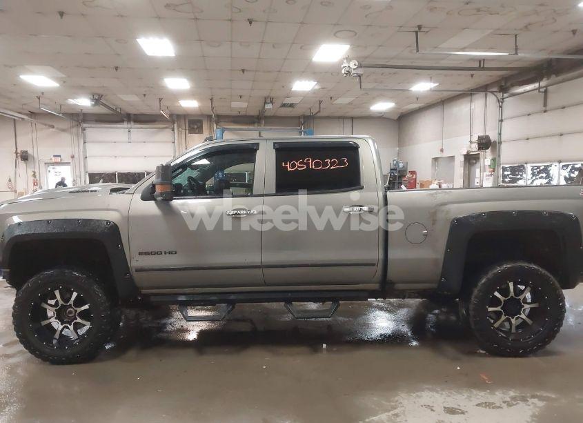 Photo 15 of 2017 Chevrolet Silverado 2500HD LTZ (VIN 1GC1KWEYXHF165157)