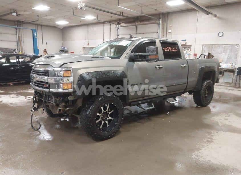 Photo 2 of 2017 Chevrolet Silverado 2500HD LTZ (VIN 1GC1KWEYXHF165157)