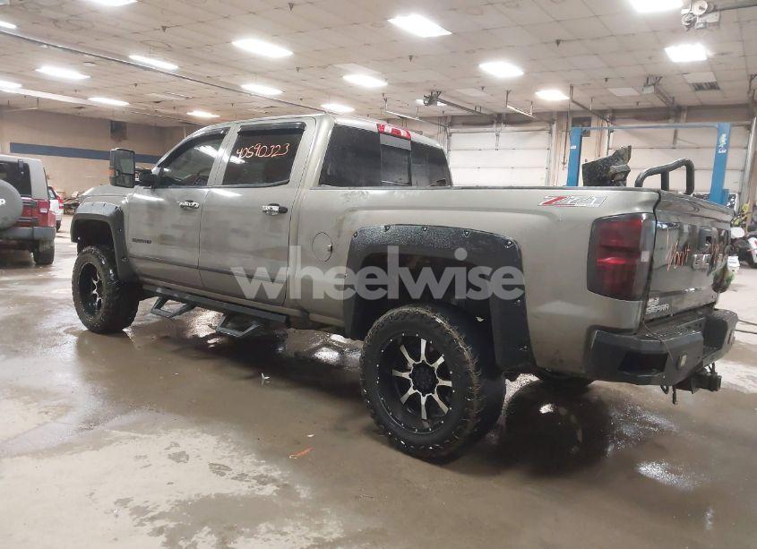 Photo 3 of 2017 Chevrolet Silverado 2500HD LTZ (VIN 1GC1KWEYXHF165157)