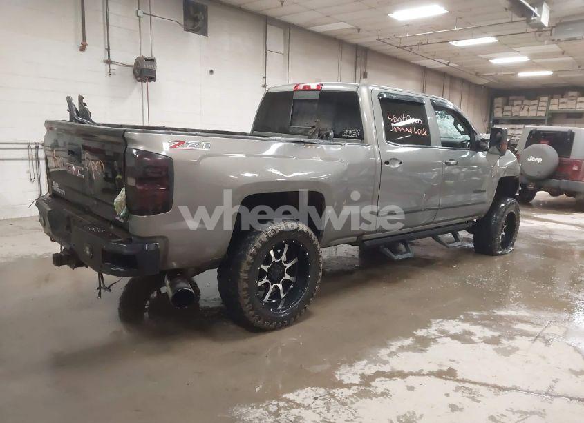 Photo 4 of 2017 Chevrolet Silverado 2500HD LTZ (VIN 1GC1KWEYXHF165157)