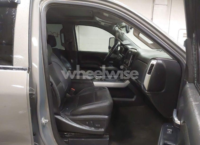 Photo 5 of 2017 Chevrolet Silverado 2500HD LTZ (VIN 1GC1KWEYXHF165157)