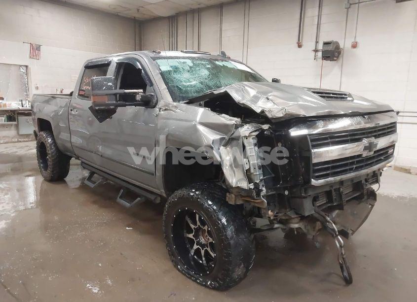 Photo 6 of 2017 Chevrolet Silverado 2500HD LTZ (VIN 1GC1KWEYXHF165157)