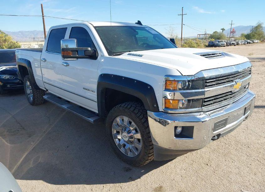 2017 Chevrolet Silverado 2500HD LTZ (VIN 1GC1KWEYXHF180807) main photo