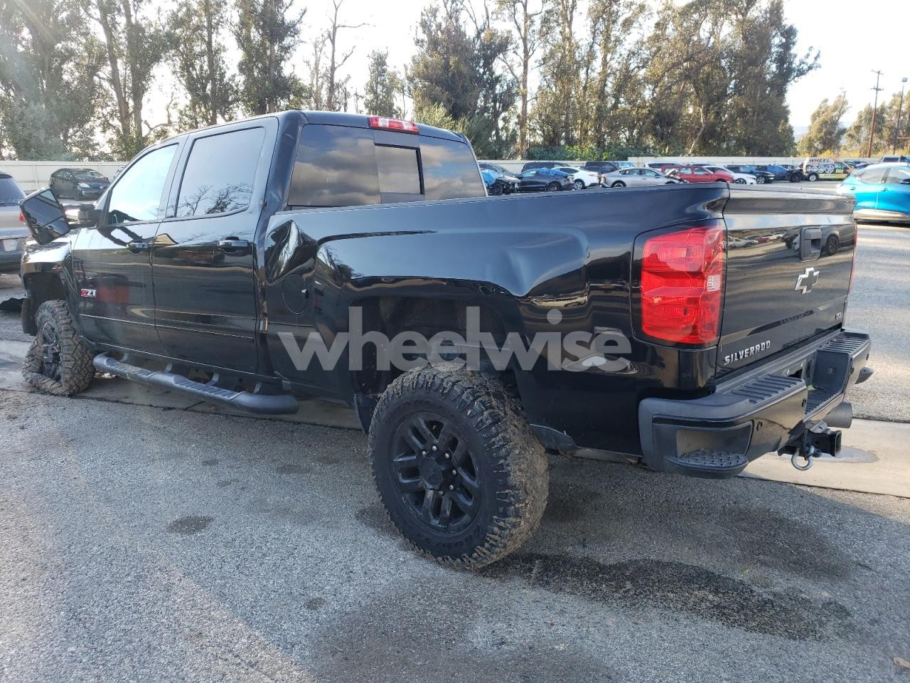 Photo 2 of 2017 CHEVROLET SILVERADO K2500 HEAVY DUTY LTZ (VIN 1GC1KWEYXHF206435)