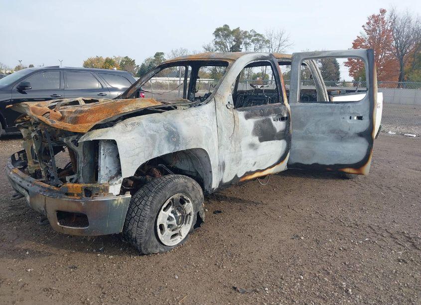 Photo 2 of 2014 Chevrolet Silverado 2500HD LT (VIN 1GC1KXC80EF182506)