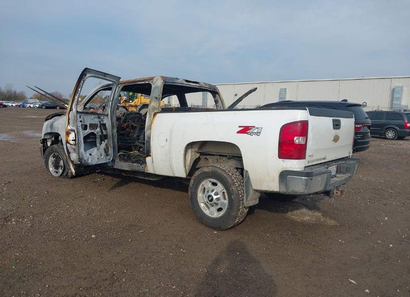 Photo 3 of 2014 Chevrolet Silverado 2500HD LT (VIN 1GC1KXC80EF182506)