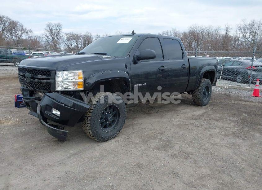 Photo 2 of 2011 Chevrolet Silverado 2500HD LT (VIN 1GC1KXC83BF172452)