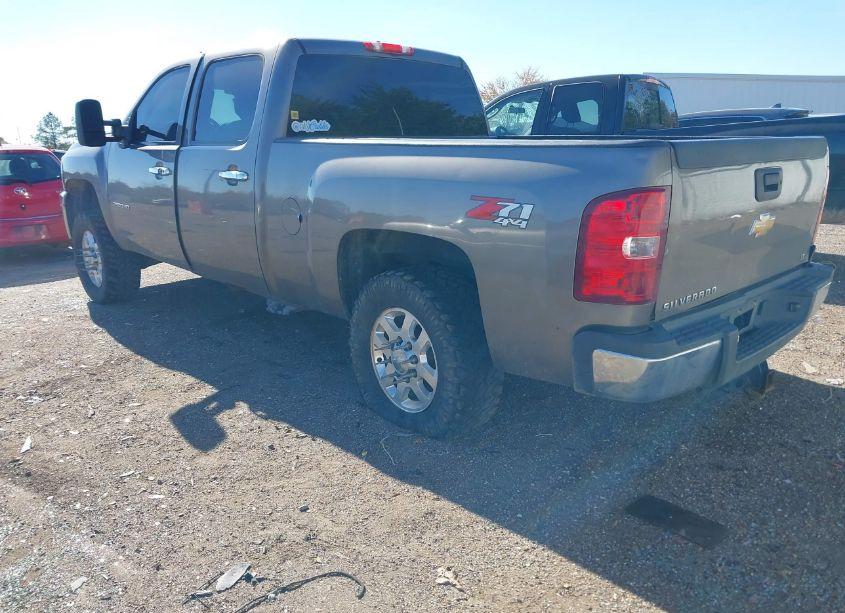 Photo 3 of 2013 Chevrolet Silverado 2500HD LT (VIN 1GC1KXC86DF107632)