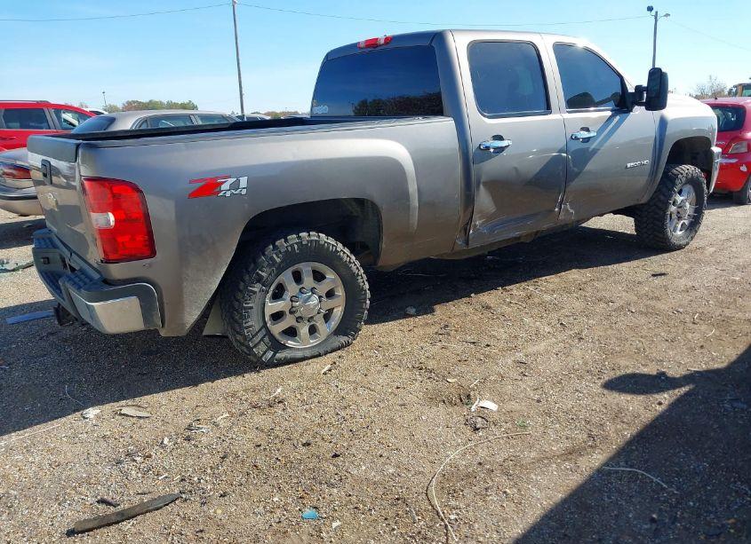 Photo 4 of 2013 Chevrolet Silverado 2500HD LT (VIN 1GC1KXC86DF107632)
