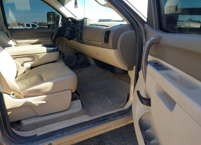 Photo 5 of 2013 Chevrolet Silverado 2500HD LT (VIN 1GC1KXC86DF107632)