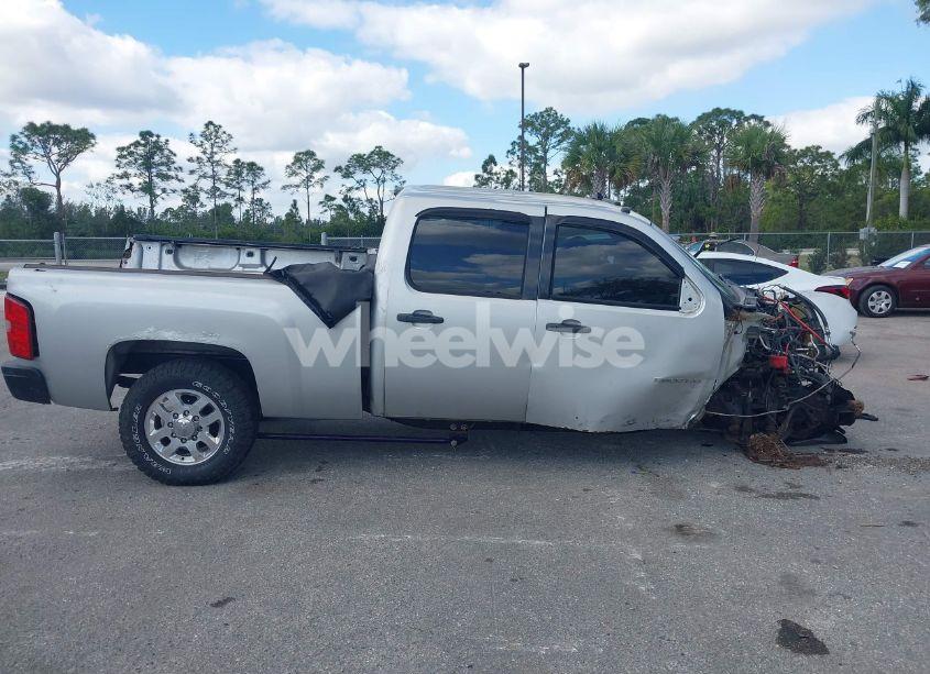 Photo 13 of 2011 Chevrolet Silverado 2500HD LT (VIN 1GC1KXC87BF115641)