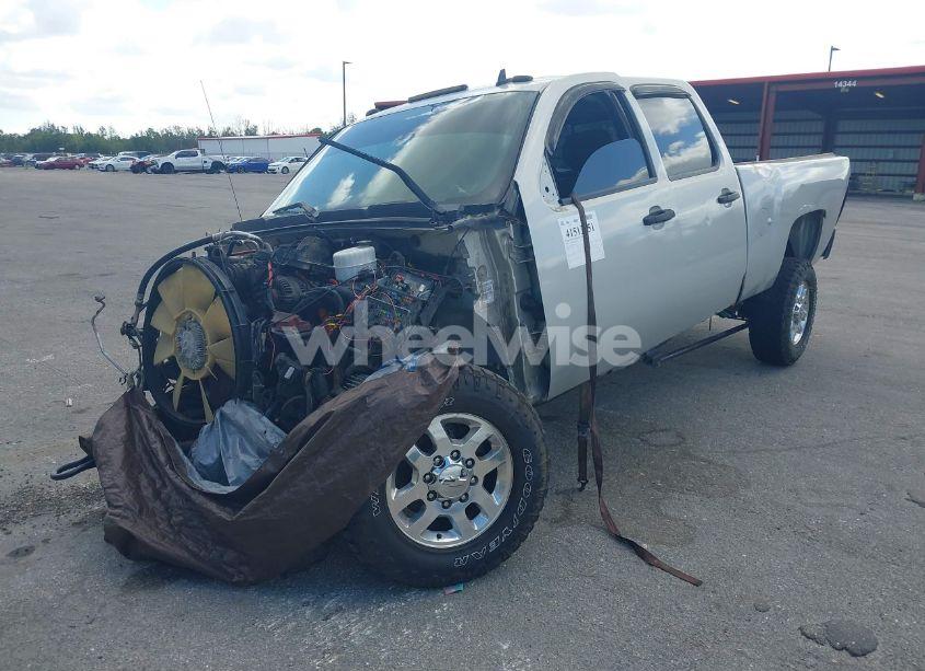 Photo 2 of 2011 Chevrolet Silverado 2500HD LT (VIN 1GC1KXC87BF115641)