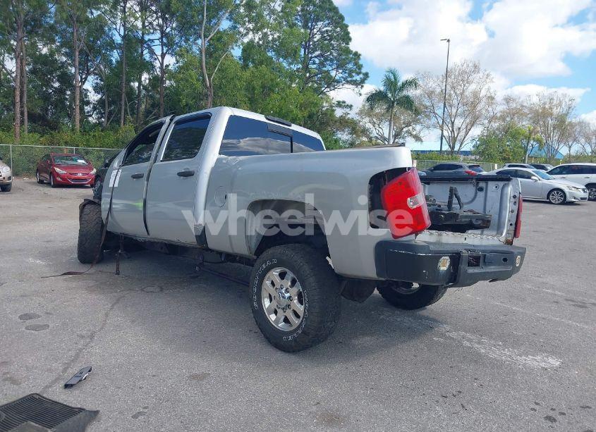 Photo 3 of 2011 Chevrolet Silverado 2500HD LT (VIN 1GC1KXC87BF115641)