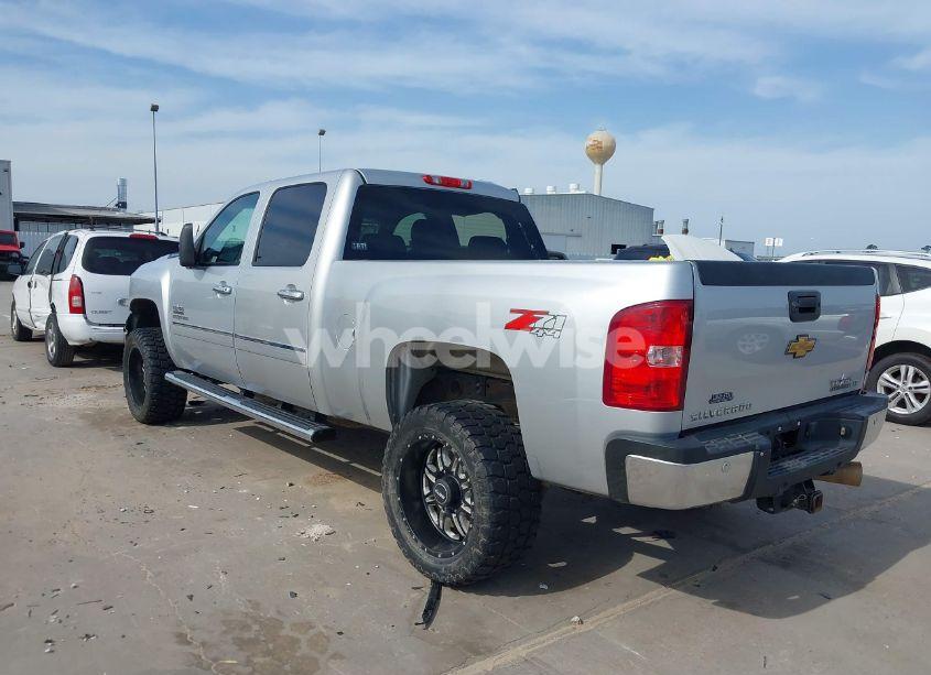 Photo 3 of 2012 Chevrolet Silverado 2500HD LT (VIN 1GC1KXC88CF213157)