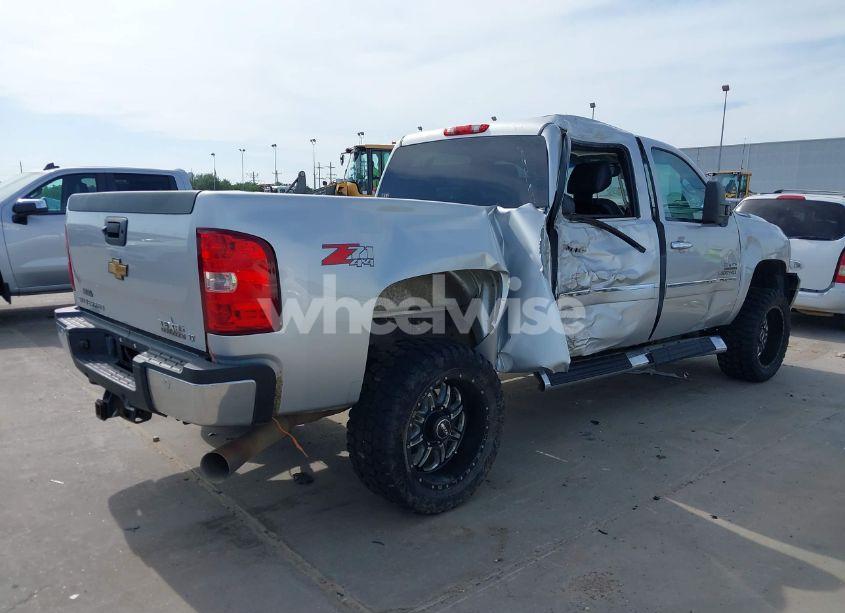 Photo 4 of 2012 Chevrolet Silverado 2500HD LT (VIN 1GC1KXC88CF213157)