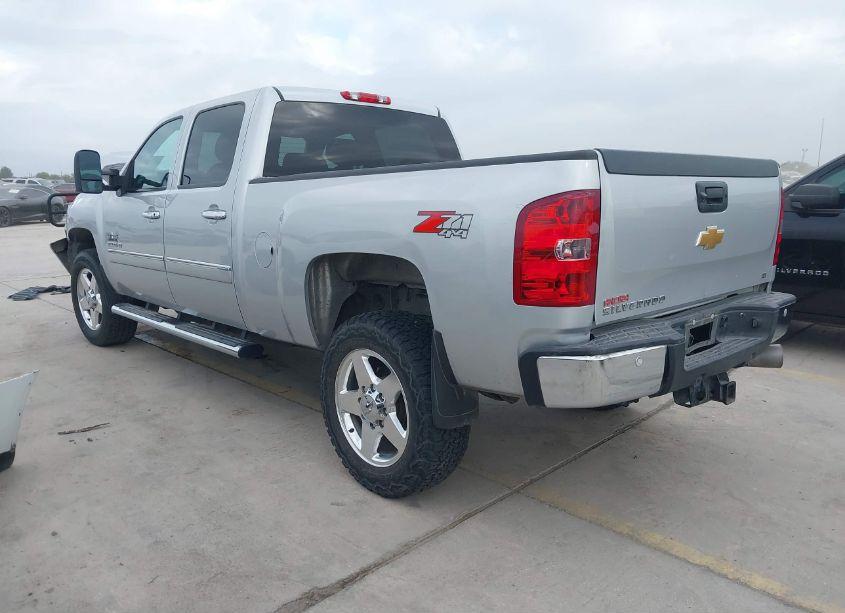 Photo 3 of 2013 Chevrolet Silverado 2500HD LT (VIN 1GC1KXC8XDF176856)