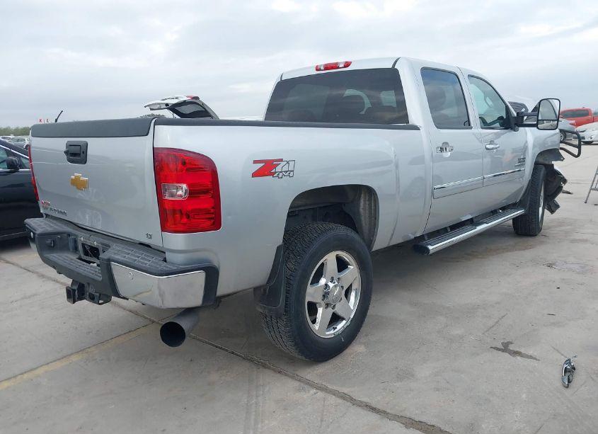 Photo 4 of 2013 Chevrolet Silverado 2500HD LT (VIN 1GC1KXC8XDF176856)