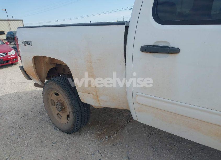 Photo 18 of 2014 Chevrolet Silverado 2500HD LT (VIN 1GC1KXCG0EF128453)