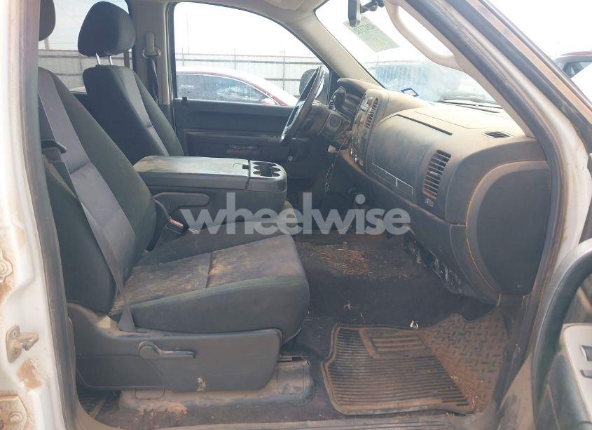 Photo 5 of 2014 Chevrolet Silverado 2500HD LT (VIN 1GC1KXCG0EF128453)