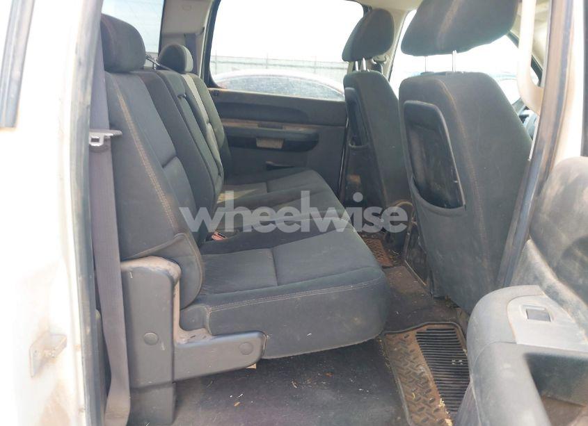 Photo 8 of 2014 Chevrolet Silverado 2500HD LT (VIN 1GC1KXCG0EF128453)