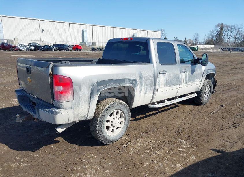 Photo 4 of 2012 Chevrolet Silverado 2500HD LT (VIN 1GC1KXCG1CF165833)