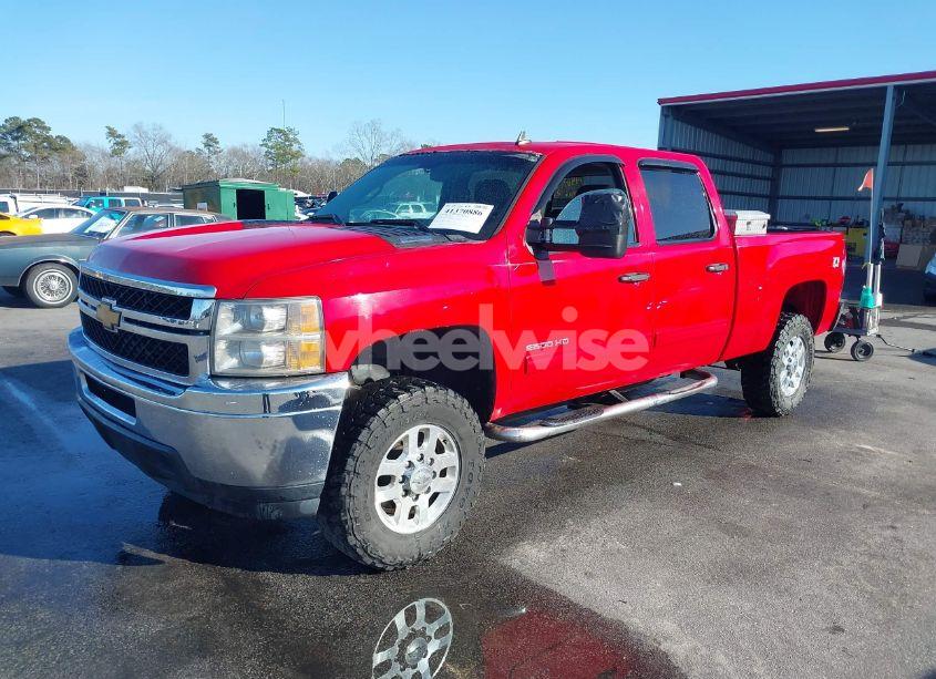 Photo 2 of 2013 Chevrolet Silverado 2500HD LT (VIN 1GC1KXCG1DF144630)
