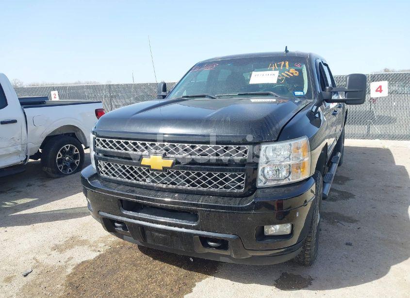 Photo 2 of 2012 Chevrolet Silverado 2500HD LT (VIN 1GC1KXCG2CF156820)