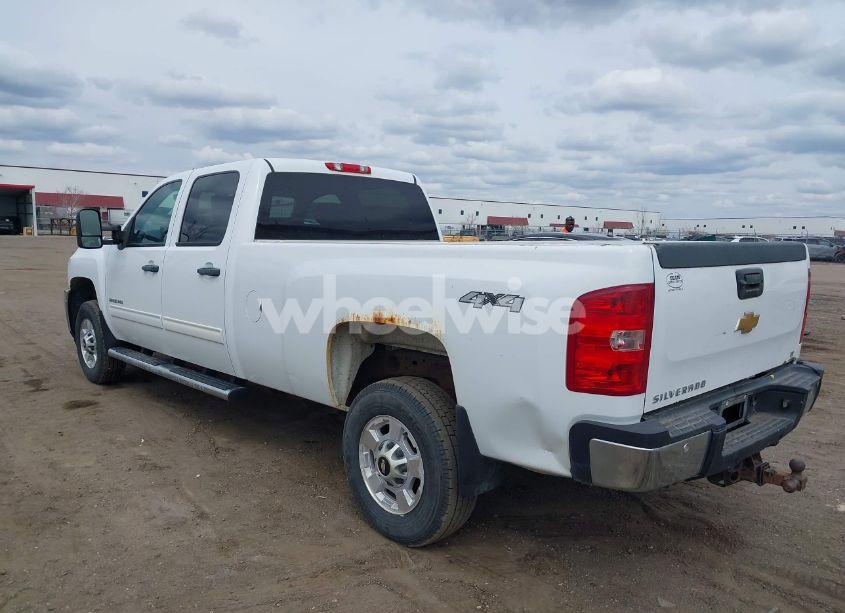 Photo 3 of 2014 Chevrolet Silverado 2500HD LT (VIN 1GC1KXCG2EF182823)