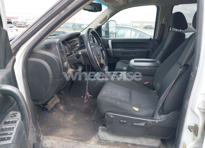 Photo 5 of 2014 Chevrolet Silverado 2500HD LT (VIN 1GC1KXCG2EF182823)