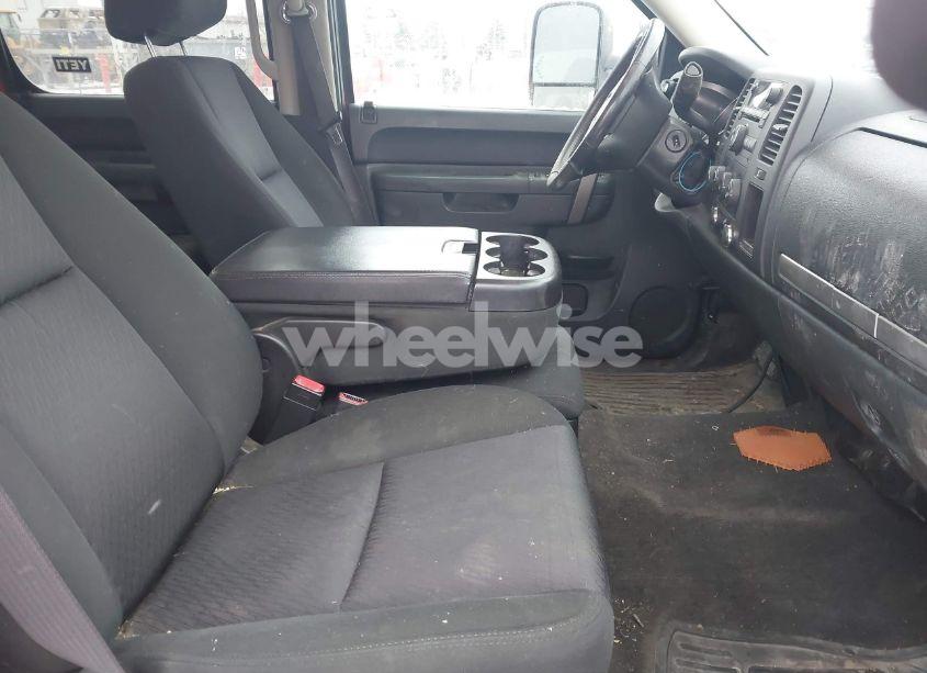 Photo 5 of 2011 Chevrolet Silverado 2500HD LT (VIN 1GC1KXCG3BF255967)