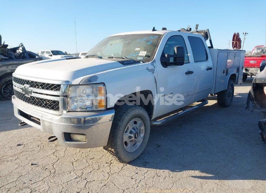 Photo 2 of 2011 Chevrolet Silverado 2500HD LT (VIN 1GC1KXCG4BF181894)