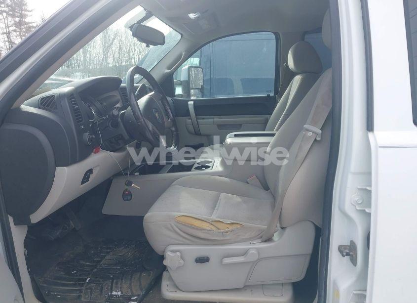 Photo 5 of 2011 Chevrolet Silverado 2500HD LT (VIN 1GC1KXCG5BF118688)